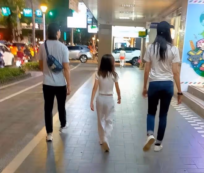 吳彥祖慶祝結婚14周年，親手為愛妻Lisa做蛋糕：沒有你我活不下去