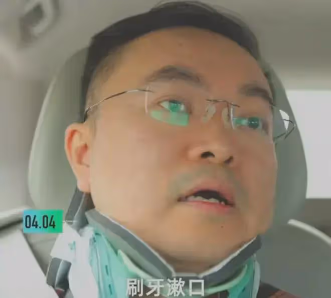 破防！蔡磊談近況：坐不了凳子，隨時都要摔倒，一直在咬牙堅持！