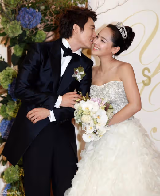 被譽為「頭號寵妻狂魔」！因戲生情娶夢中女神　「結婚13年」榮登好男人榜首