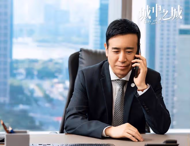 女演員長相很重要，《城中之城》30歲隆妮出場，才明白人間尤物