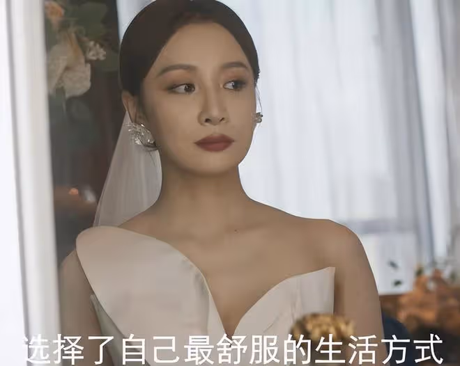女演員長相很重要，《城中之城》30歲隆妮出場，才明白人間尤物
