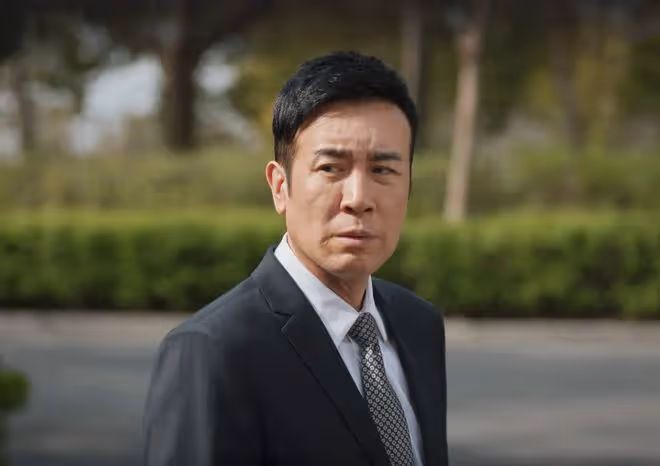《城中之城》首播：拋妻棄子的蘇見仁，才是最精明的人？害慘趙輝
