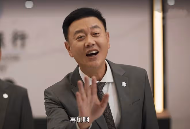 《城中之城》首播：拋妻棄子的蘇見仁，才是最精明的人？害慘趙輝