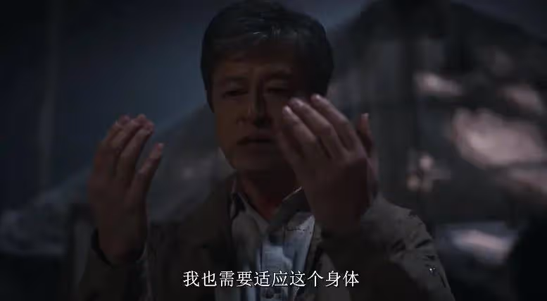 《寄生獸:灰色部隊》生猛刺激尺度炸裂爽劇!李貞賢殺瘋了