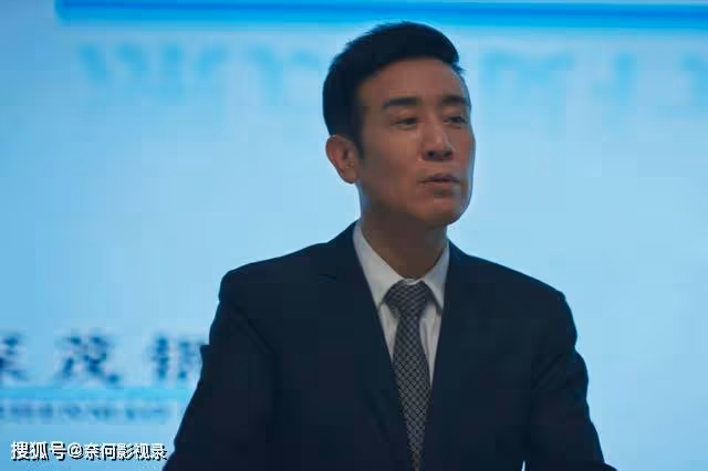 才播4集,就拿下飆升榜第一,不得不說,於和偉這次又挑對劇本了