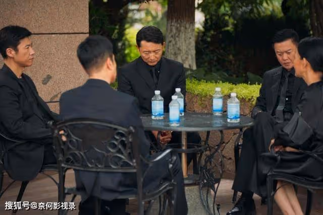 才播4集,就拿下飆升榜第一,不得不說,於和偉這次又挑對劇本了