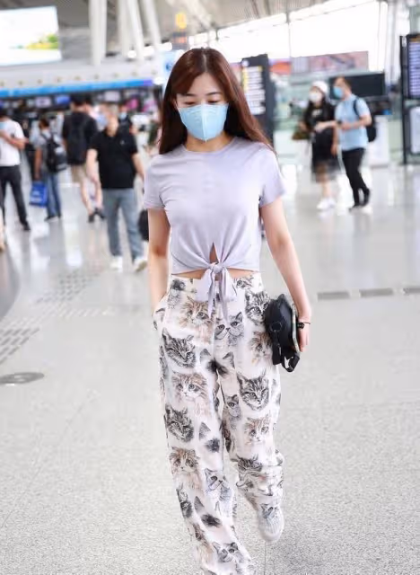 《乘風破浪的姐姐》機場火力全開!金晨張含韻女團風慘被張萌秒殺