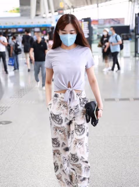 《乘風破浪的姐姐》機場火力全開!金晨張含韻女團風慘被張萌秒殺