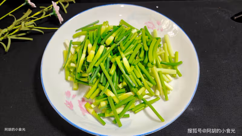 這菜3塊一把,卻還是天然「殺菌菜」!大火快炒一盤,嘗鮮好營養、特脆嫩