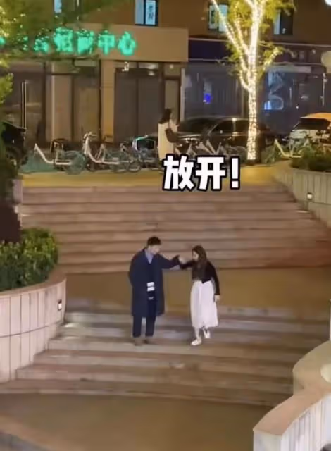 情侶紀念日去高檔餐廳吃飯，發現菜里有頭髮，女子吵鬧遭男友嫌棄