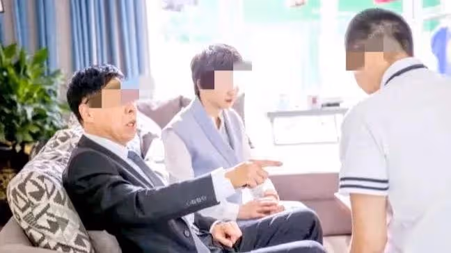 公公要娶我媽，簡直太荒唐，知道原因後我和老公都傻眼了