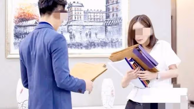 女下屬成了我的情人，自殺威脅讓我丟盡臉面，更讓我付出慘重代價