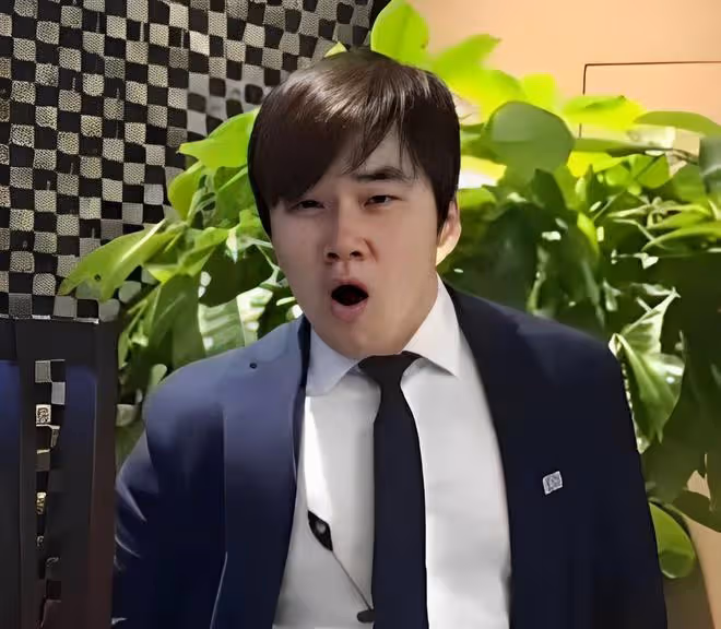 男子追到上司開啟姐弟戀，婚後賺得少變全職奶爸：家庭最堅強後盾