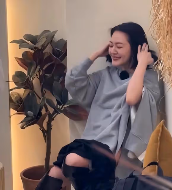 小S街頭錄節目被偶遇:真實狀態還是蠻漂亮的,勝過姐姐大S