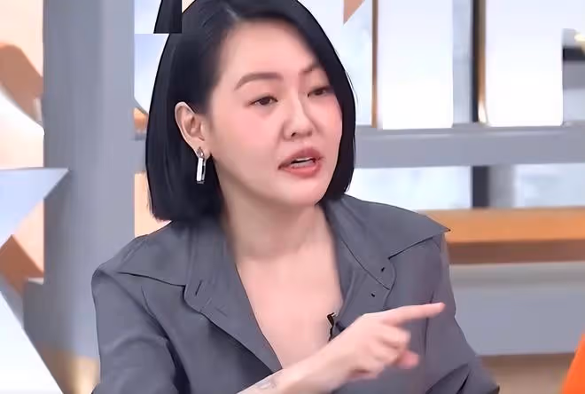 小S街頭錄節目被偶遇：真實狀態還是蠻漂亮的，勝過姐姐大S