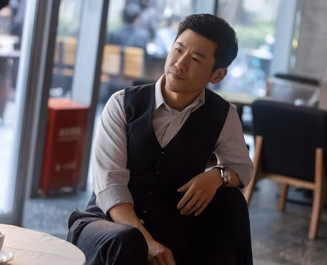 52歲於和偉對比45歲王驍,老天爺賞飯吃與科班畢業的演技一目了然