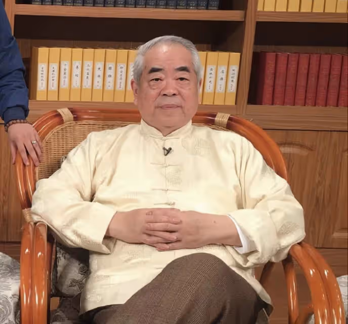 85歲知名書畫家范曾宣布結婚，身家高達10億，新婚妻子小了近60歲
