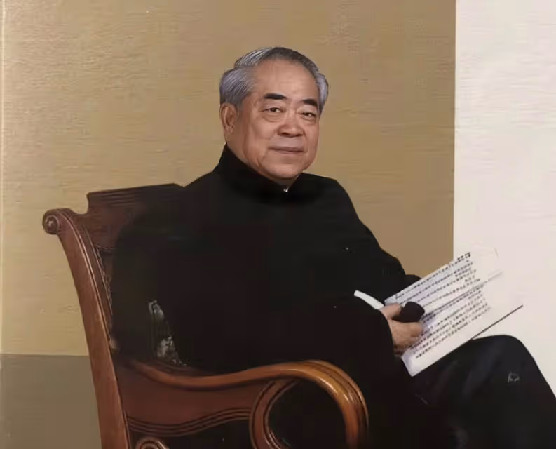 85歲知名書畫家范曾宣布結婚，身家高達10億，新婚妻子小了近60歲