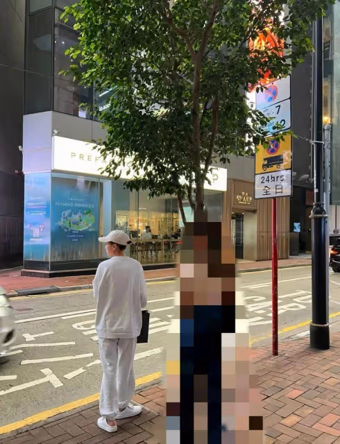 賭王女兒何超蓮街頭照片曝光，穿搭樸素，卻盡顯好身材