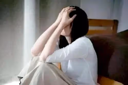 生不了孩子又不丟人,可我就是無法接受,直到我逃離家鄉遇到了他