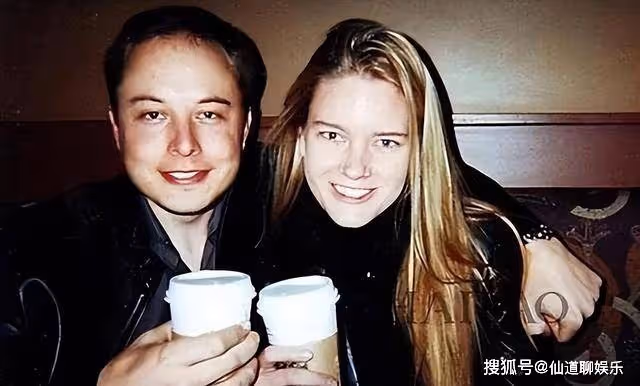 海後艾梅柏表示:對馬斯克從未動心過,帶著2歲女兒獨自生活
