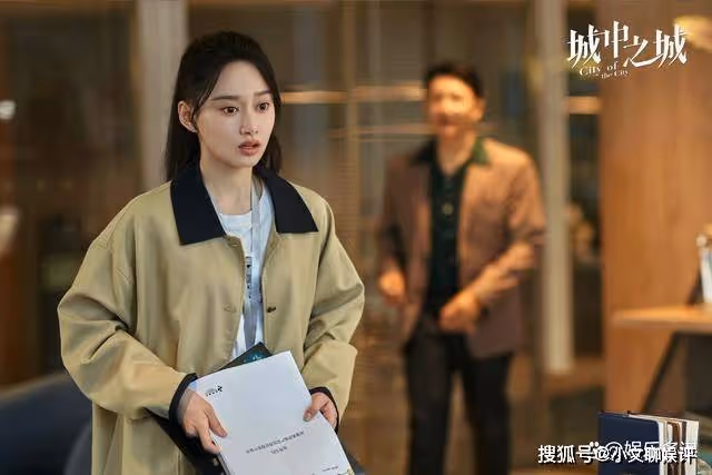 《城中之城》周琳成功拿下趙輝,兩人激情擁吻這幕,簡直太甜