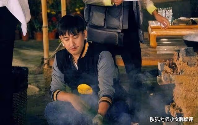 52歲黃磊回應沒戲可拍:兩年沒拍戲,3年沒當男主,也沒有綜藝了