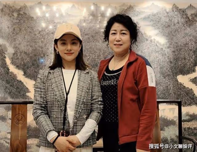 體操冠軍聚會!劉璇楊雲凍齡,李敬認不出,李安琪老到網友不敢認