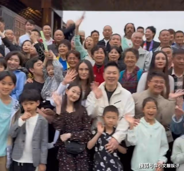 體操冠軍聚會!劉璇楊雲凍齡,李敬認不出,李安琪老到網友不敢認