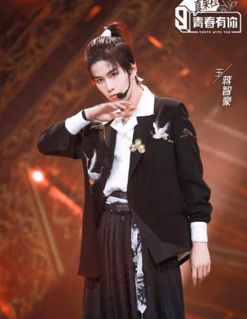 28歲男藝人一年前確診肺癌晚期，今日發聲：堅持過來了