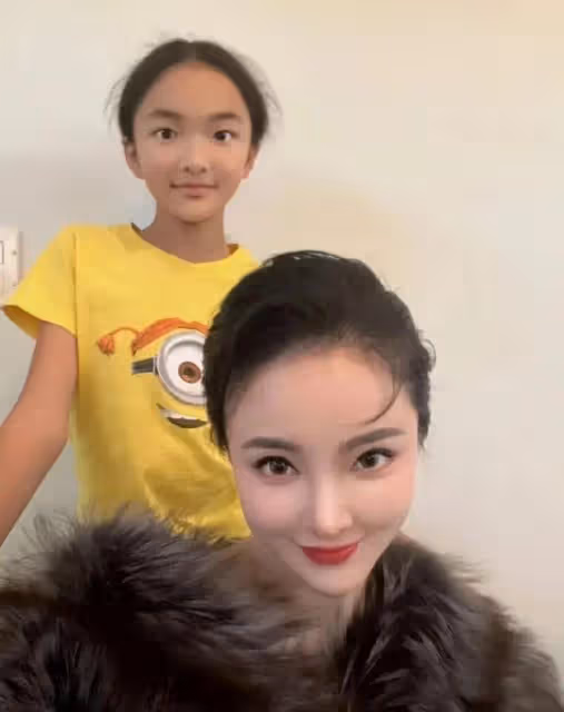 36歲知名女星自曝國外生活難,看病困難又貴,幾千萬財產被偷光
