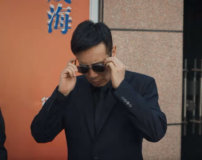 《城中之城》直到周琳爬上床,趙輝才發現,她早已是謝致遠的女人