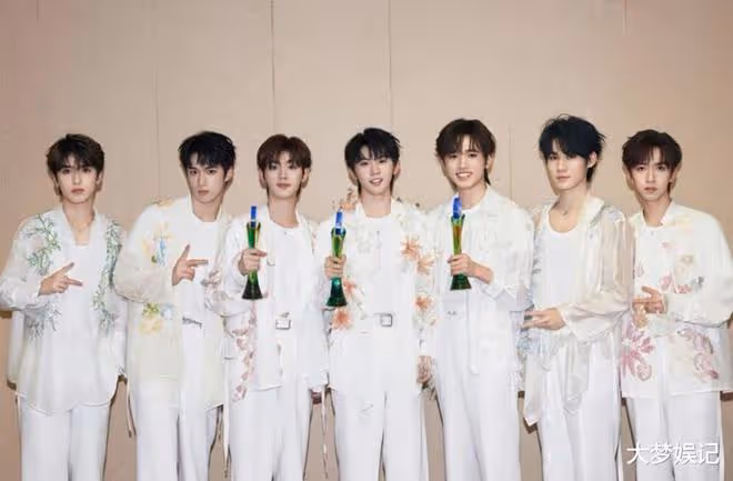 跟緊周杰倫腳步!TFBOYS、時代少年團官宣簽約加盟環球音樂