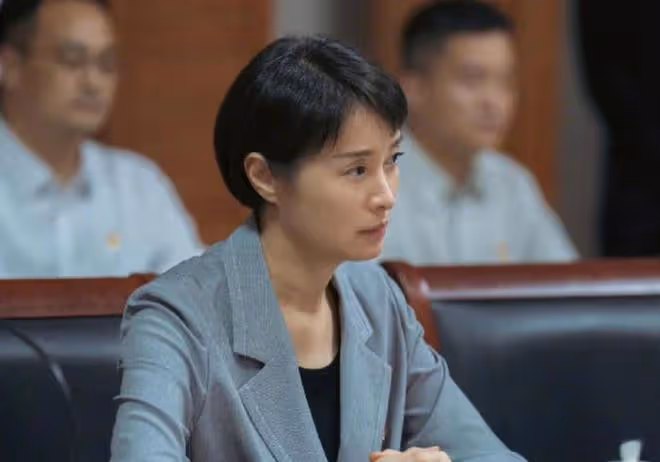吳越51歲生日曬成長美照,從小美到大驚艷時光
