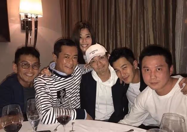 52歲TVB男星不後悔離巢，遺憾從未獲獎項肯定，望跟不同平台合作