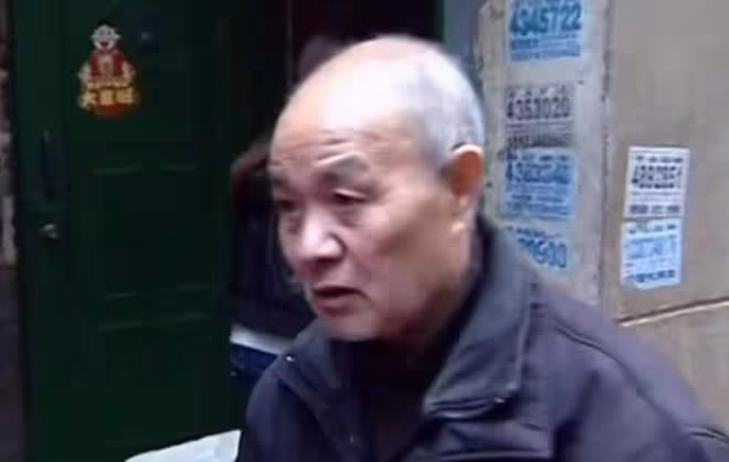 得知父親意外分了5套拆遷房，兒子想要全部家產，並毒打80歲父母