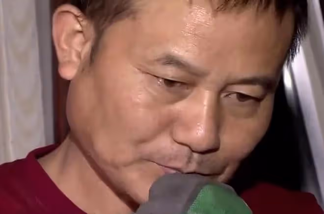 父親出殯當天，丈夫和兒子離奇失蹤，2年後得知丈夫已和他人同居