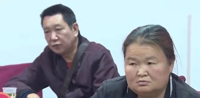 丑妻放著優越生活不過，卻喜歡上殘疾男友，妻子：他比老公懂浪漫