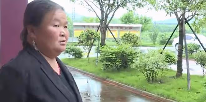 丑妻放著優越生活不過，卻喜歡上殘疾男友，妻子：他比老公懂浪漫