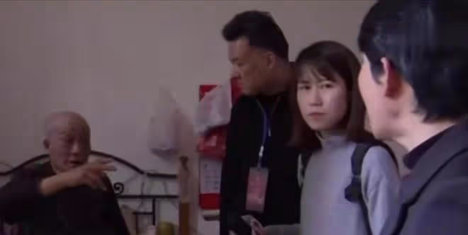 只因一口麥片，84歲老太遭到90歲丈夫毒打，滿臉都是傷口讓人心痛