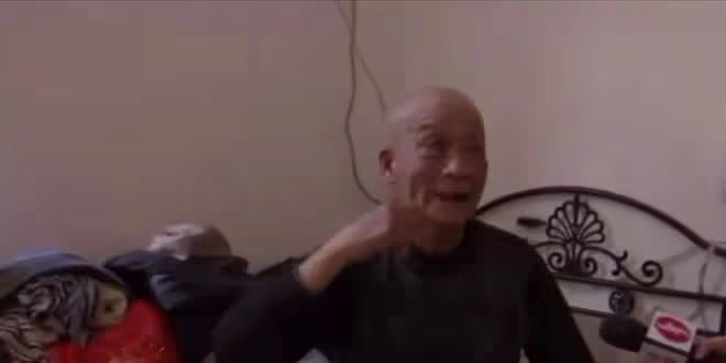 只因一口麥片，84歲老太遭到90歲丈夫毒打，滿臉都是傷口讓人心痛