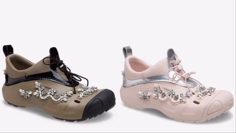 Simone Rocha x Crocs聯名開賣　洞洞鞋用水鑽、珍珠點綴超夢幻