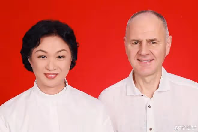 恭喜！56歲金星宣布與漢斯重新登記結婚，卡點1314好甜蜜