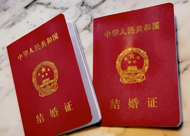 金星和漢斯重新登記結婚，她為了孩子等待這一刻已有18年