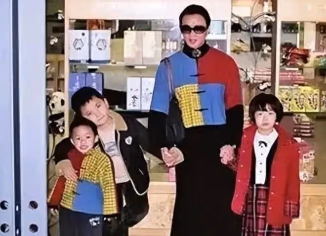 金星和漢斯重新登記結婚，她為了孩子等待這一刻已有18年