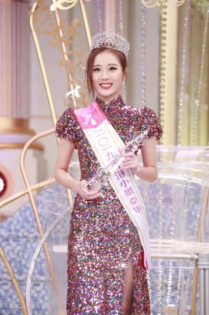 36歲富二代男星承認與前港姐拍拖,兩人因戲結緣,承諾結婚會告訴大家
