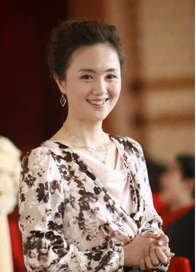 他們戲裡戲外都是夫妻,結婚多年恩愛如初,堪稱娛樂圈愛情模範