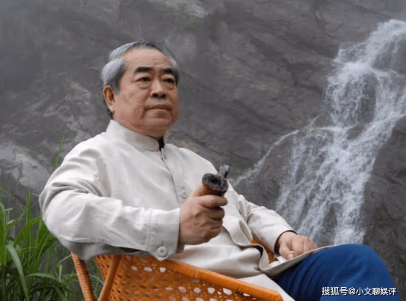 闢謠!書畫家范曾嬌妻不是模特艾尚真,媒體人曝36歲徐萌真實身份