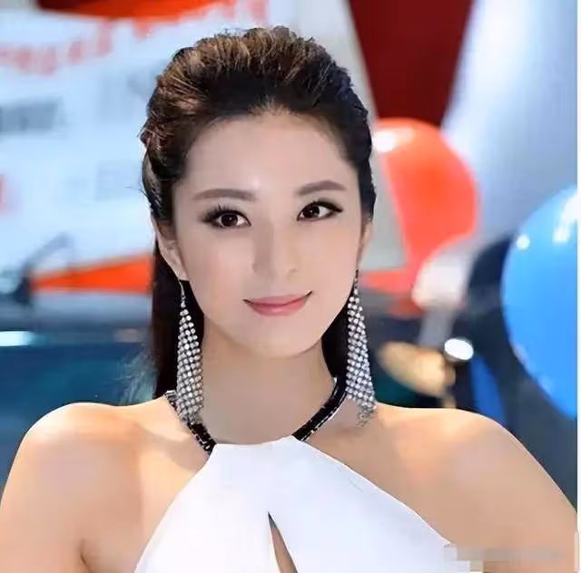 86歲范曾新嬌妻徐萌只有36歲！女方成翻版翁帆