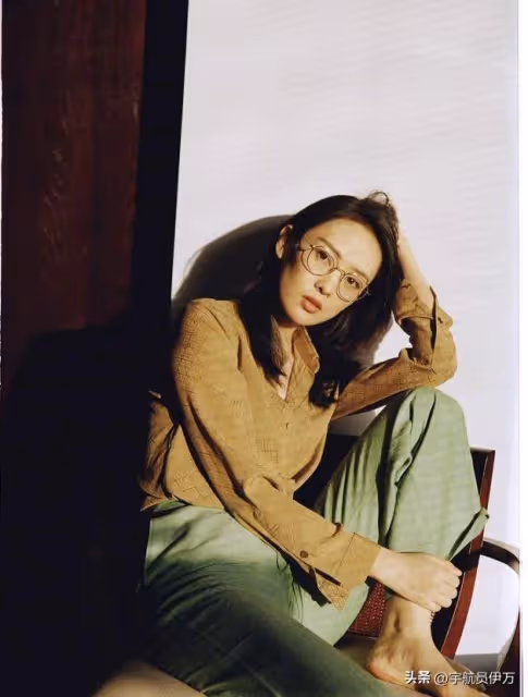 嫁對即翻身的童瑤：遭張國立兒子暴打，如今嫁大17歲富豪苦盡甘來